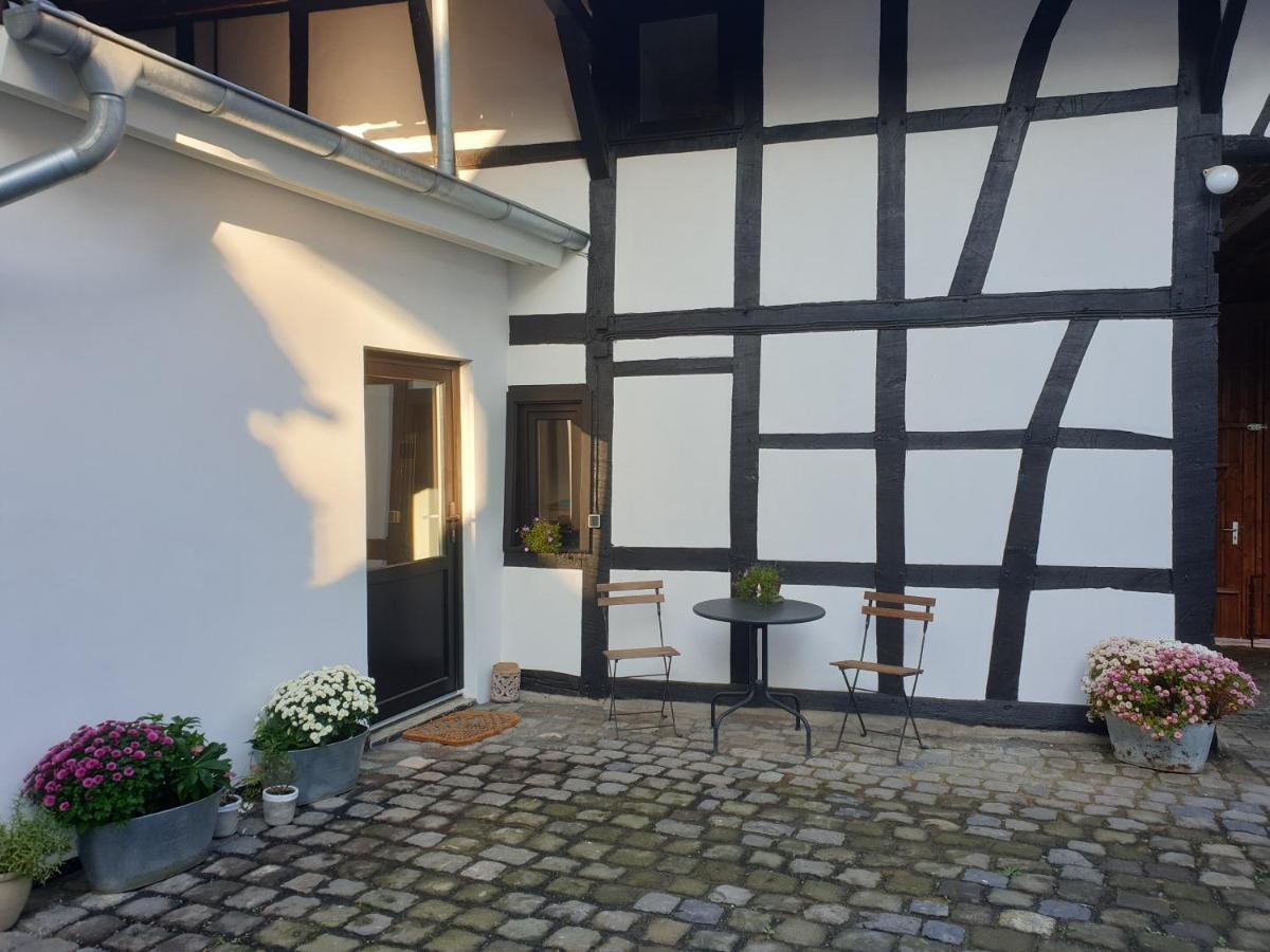 Duex-Hof Apartment Fachwerkhaus Bornheim  Eksteriør billede